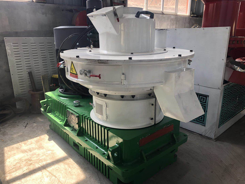 立式環(huán)模顆粒機 580立式顆粒機